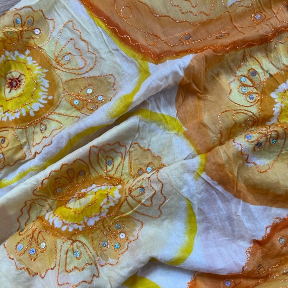 Beautiful embroidered and sequined sarong! Great beach cover up! - Picture 4 of 4